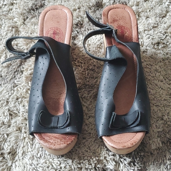 Sutro Footwear San Francisco Wooden Clog Heels - Picture 2 of 8